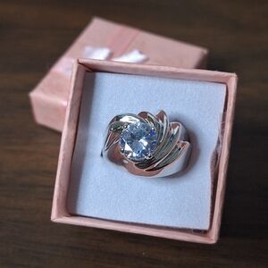 Swarovski Crystal Solitaire Swirl Ring Silver Tone Statement Ring Size 7